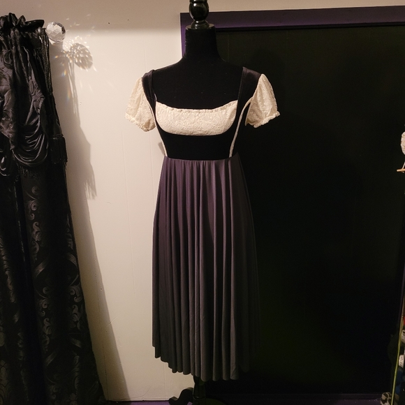 Stretchy vintage retro cos play german midi dress - Picture 3 of 3